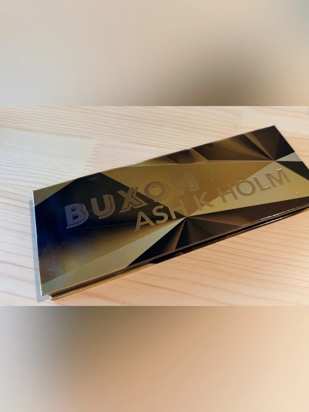 LIMITED EDITION | BUXOM X ASH K HOLM | Eyeshadow 12 Pan Palette